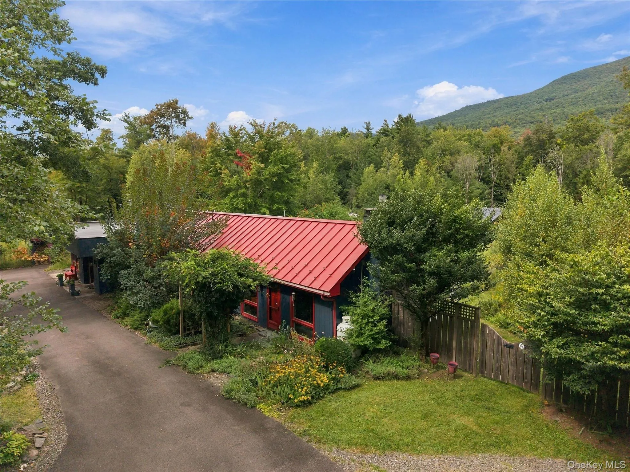 7 Wilber Lane, Woodstock, NY, 3 Bedrooms Bedrooms, 9 Rooms Rooms,3 BathroomsBathrooms,Residential,For Rent,Wilber,0,1051065 7 Wilber Lane, Woodstock, NY, 3 Bedrooms Bedrooms, 9 Rooms Rooms,3 BathroomsBathrooms,Residential,For Rent,Wilber,0,1051065