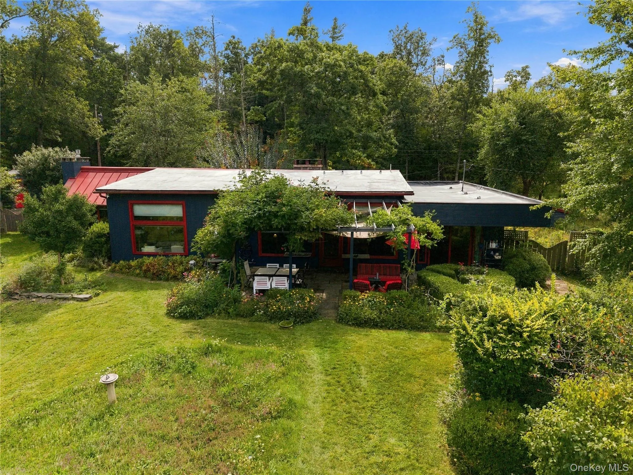 7 Wilber Lane, Woodstock, NY, 3 Bedrooms Bedrooms, 9 Rooms Rooms,3 BathroomsBathrooms,Residential,For Rent,Wilber,0,1051065 7 Wilber Lane, Woodstock, NY, 3 Bedrooms Bedrooms, 9 Rooms Rooms,3 BathroomsBathrooms,Residential,For Rent,Wilber,0,1051065