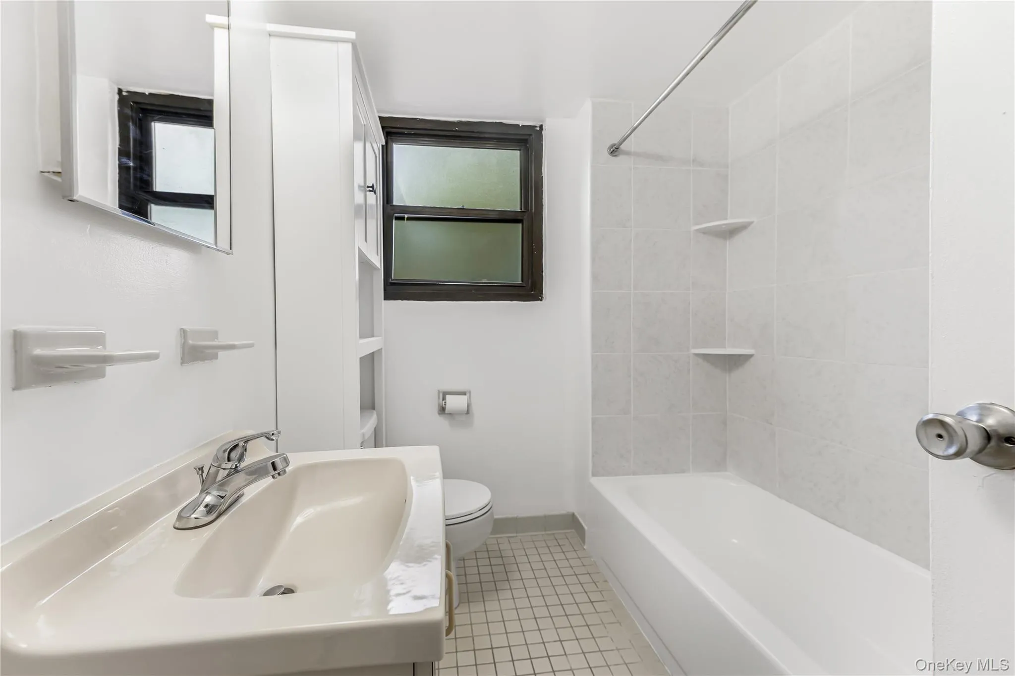 171 Pearsall, Mount Vernon, NY, 1 Bedroom Bedrooms, 4 Rooms Rooms,1 BathroomBathrooms,Residential,For Rent,Pearsall,0,1051076 171 Pearsall, Mount Vernon, NY, 1 Bedroom Bedrooms, 4 Rooms Rooms,1 BathroomBathrooms,Residential,For Rent,Pearsall,0,1051076