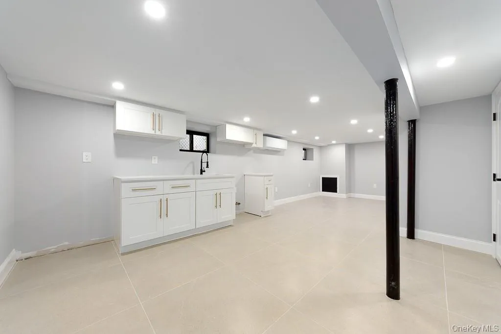 19716 Linden Boulevard, New York, NY, 5 Bedrooms Bedrooms, 10 Rooms Rooms,3 BathroomsBathrooms,Residential,For Rent,Linden,0,1051077 19716 Linden Boulevard, New York, NY, 5 Bedrooms Bedrooms, 10 Rooms Rooms,3 BathroomsBathrooms,Residential,For Rent,Linden,0,1051077