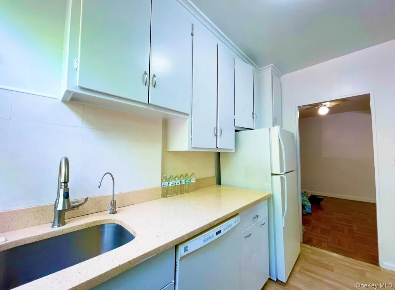 98-50 63rd Drive, New York, NY, 2 Bedrooms Bedrooms, 5 Rooms Rooms,2 BathroomsBathrooms,Residential,For Rent,63rd,0,1051078 98-50 63rd Drive, New York, NY, 2 Bedrooms Bedrooms, 5 Rooms Rooms,2 BathroomsBathrooms,Residential,For Rent,63rd,0,1051078