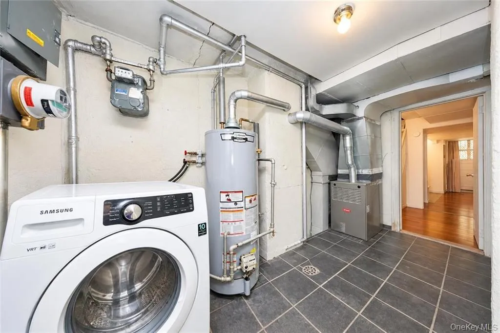 2454 18th Street, New York, NY, 3 Bedrooms Bedrooms, 7 Rooms Rooms,2 BathroomsBathrooms,Residential,For Rent,18th,0,1051086 2454 18th Street, New York, NY, 3 Bedrooms Bedrooms, 7 Rooms Rooms,2 BathroomsBathrooms,Residential,For Rent,18th,0,1051086