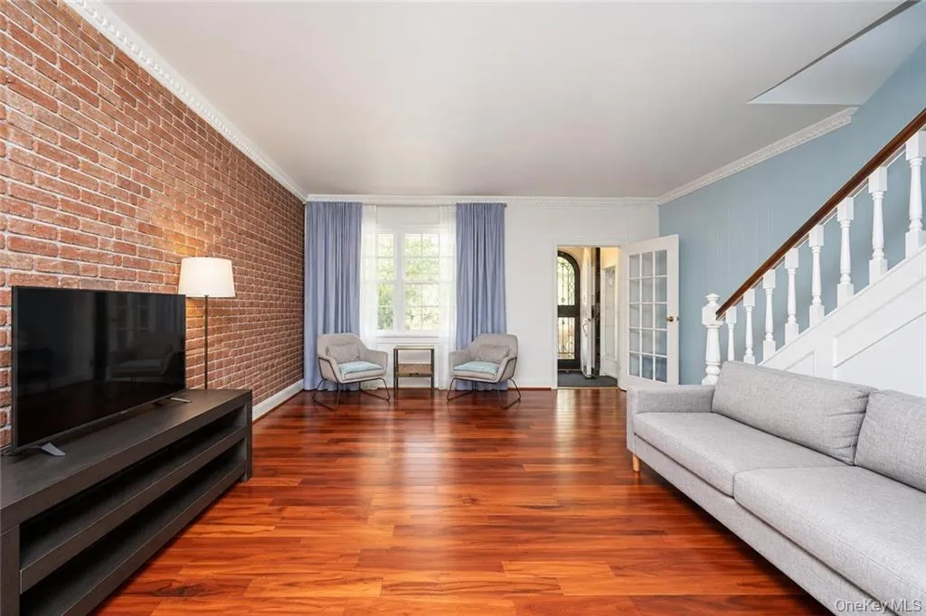 2454 18th Street, New York, NY, 3 Bedrooms Bedrooms, 7 Rooms Rooms,2 BathroomsBathrooms,Residential,For Rent,18th,0,1051086 2454 18th Street, New York, NY, 3 Bedrooms Bedrooms, 7 Rooms Rooms,2 BathroomsBathrooms,Residential,For Rent,18th,0,1051086