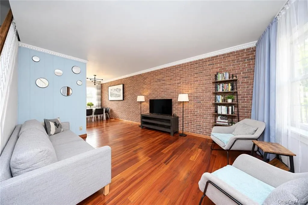 2454 18th Street, New York, NY, 3 Bedrooms Bedrooms, 7 Rooms Rooms,2 BathroomsBathrooms,Residential,For Rent,18th,0,1051086 2454 18th Street, New York, NY, 3 Bedrooms Bedrooms, 7 Rooms Rooms,2 BathroomsBathrooms,Residential,For Rent,18th,0,1051086