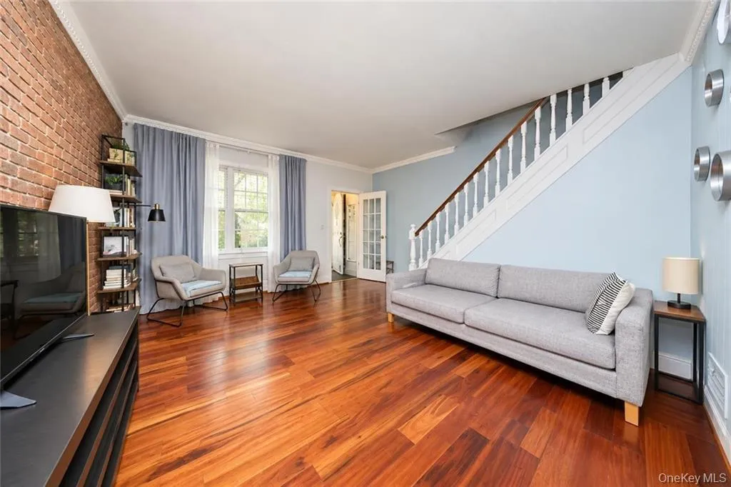 2454 18th Street, New York, NY, 3 Bedrooms Bedrooms, 7 Rooms Rooms,2 BathroomsBathrooms,Residential,For Rent,18th,0,1051086 2454 18th Street, New York, NY, 3 Bedrooms Bedrooms, 7 Rooms Rooms,2 BathroomsBathrooms,Residential,For Rent,18th,0,1051086