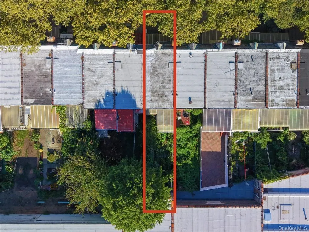 2454 18th Street, New York, NY, 3 Bedrooms Bedrooms, 7 Rooms Rooms,2 BathroomsBathrooms,Residential,For Rent,18th,0,1051086 2454 18th Street, New York, NY, 3 Bedrooms Bedrooms, 7 Rooms Rooms,2 BathroomsBathrooms,Residential,For Rent,18th,0,1051086
