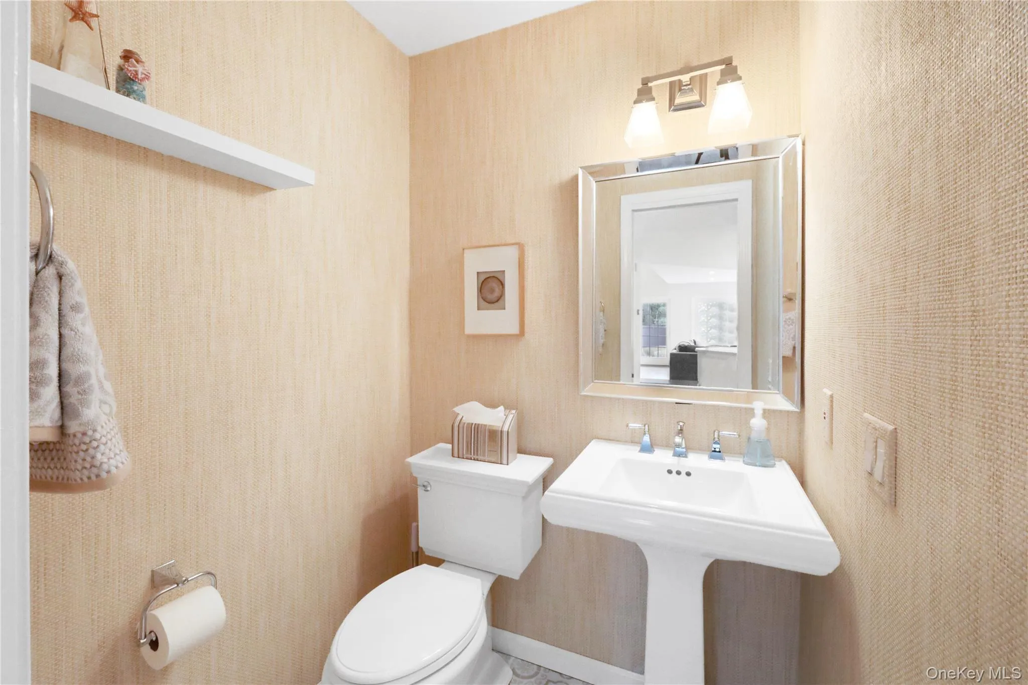 Half bath with toilet Half bath with toilet