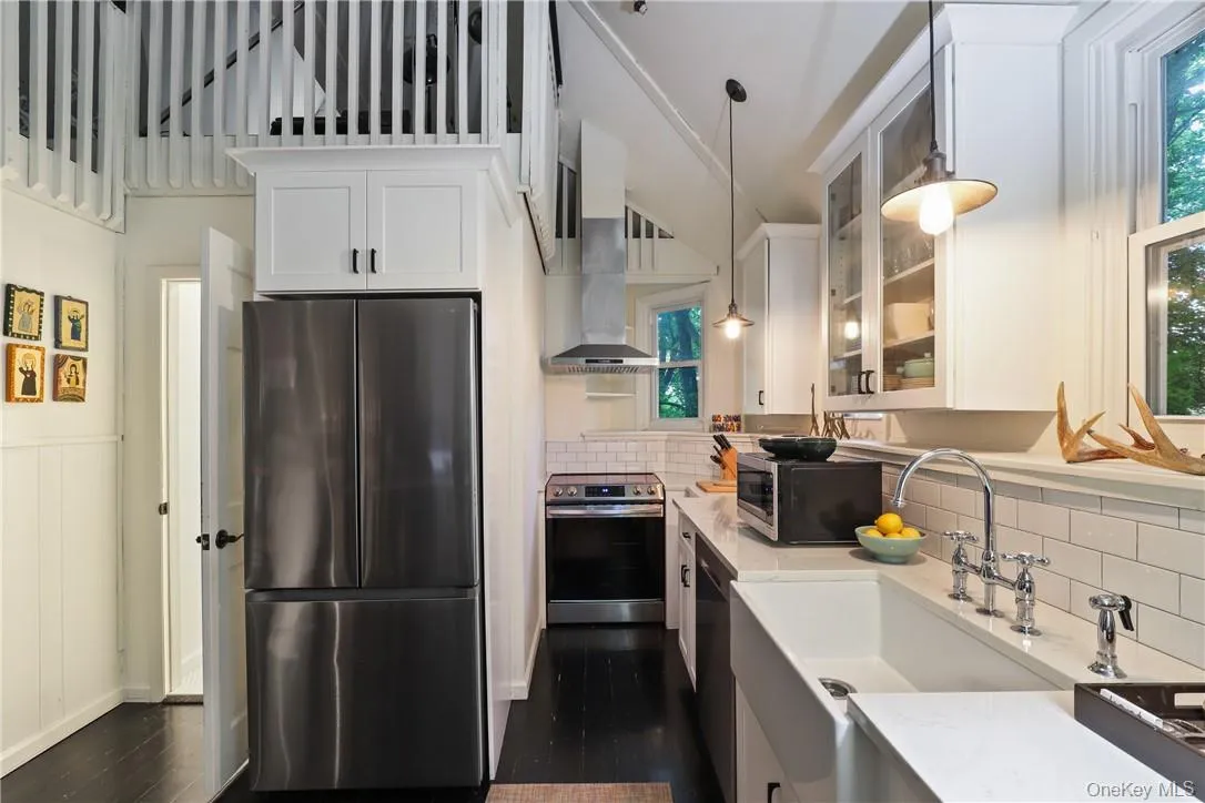 17A Sunset Drive, Bedford, NY, 1 Bedroom Bedrooms, 4 Room Rooms,1 BathroomBathrooms,Residential Lease,For Rent,Sunset,0,1051091 17A Sunset Drive, Bedford, NY, 1 Bedroom Bedrooms, 4 Room Rooms,1 BathroomBathrooms,Residential Lease,For Rent,Sunset,0,1051091