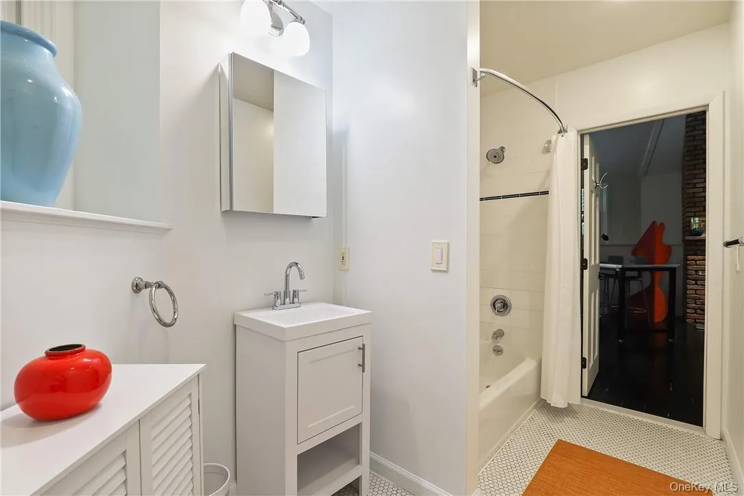 17A Sunset Drive, Bedford, NY, 1 Bedroom Bedrooms, 4 Room Rooms,1 BathroomBathrooms,Residential Lease,For Rent,Sunset,0,1051091 17A Sunset Drive, Bedford, NY, 1 Bedroom Bedrooms, 4 Room Rooms,1 BathroomBathrooms,Residential Lease,For Rent,Sunset,0,1051091