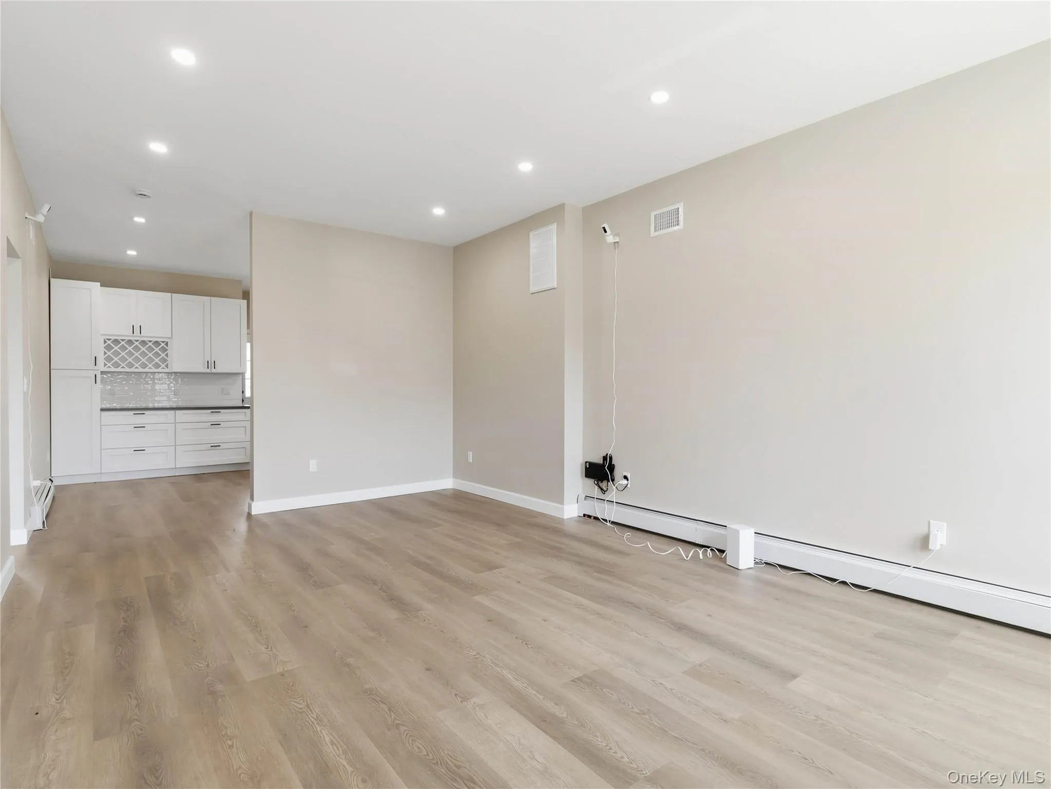 7813 58th Avenue, New York, NY, 3 Bedroom Bedrooms, 7 Room Rooms,1 BathroomBathrooms,Residential Lease,For Rent,58th,0,1051103 7813 58th Avenue, New York, NY, 3 Bedroom Bedrooms, 7 Room Rooms,1 BathroomBathrooms,Residential Lease,For Rent,58th,0,1051103