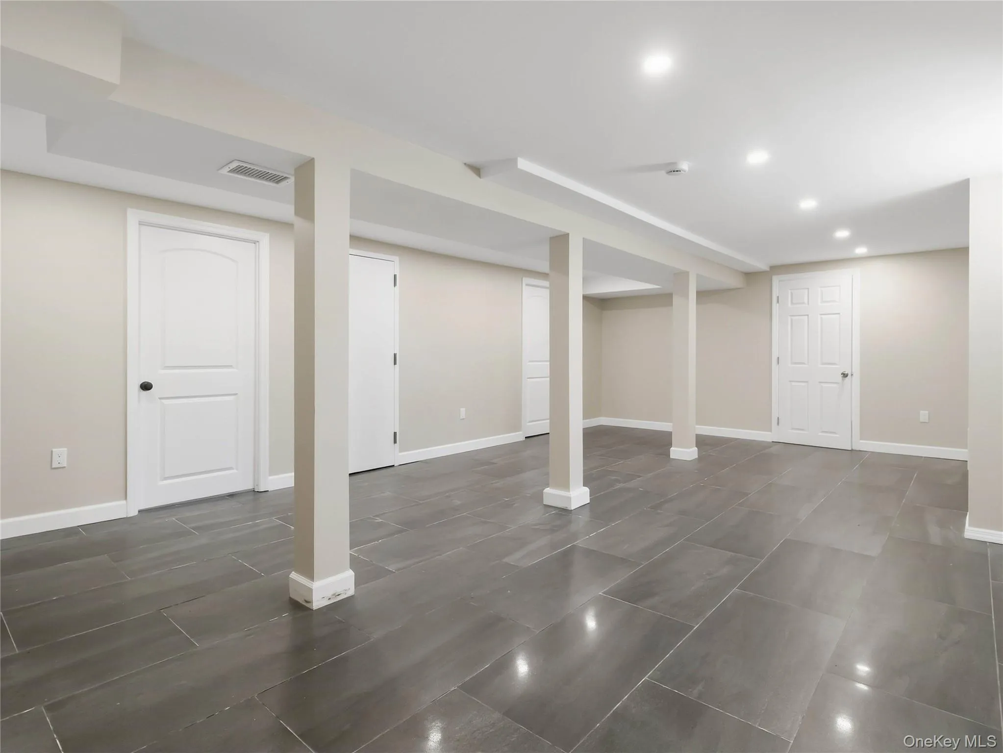 7813 58th Avenue, New York, NY, 3 Bedroom Bedrooms, 7 Room Rooms,1 BathroomBathrooms,Residential Lease,For Rent,58th,0,1051103 7813 58th Avenue, New York, NY, 3 Bedroom Bedrooms, 7 Room Rooms,1 BathroomBathrooms,Residential Lease,For Rent,58th,0,1051103