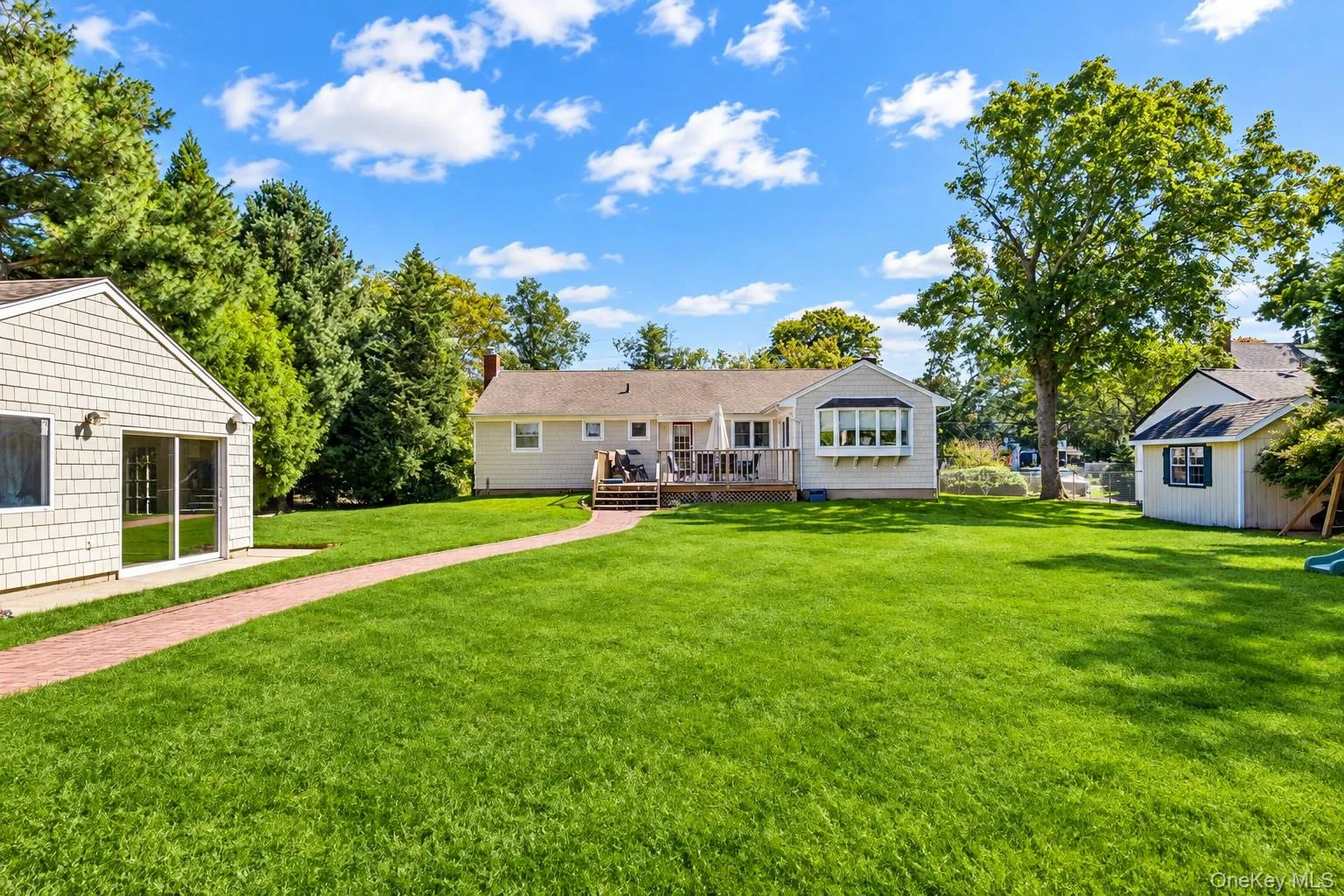 72 Penataquit Avenue, Islip, NY, 3 Bedrooms Bedrooms, 8 Rooms Rooms,1 BathroomBathrooms,Residential,For Rent,Penataquit,0,1051105 72 Penataquit Avenue, Islip, NY, 3 Bedrooms Bedrooms, 8 Rooms Rooms,1 BathroomBathrooms,Residential,For Rent,Penataquit,0,1051105