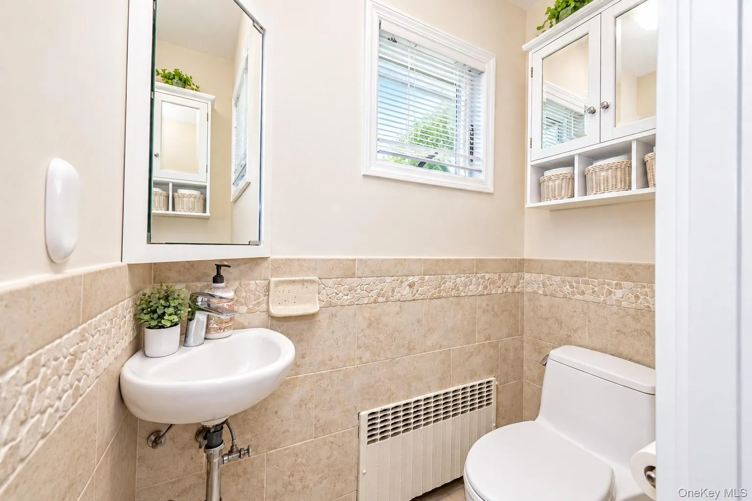 72 Penataquit Avenue, Islip, NY, 3 Bedrooms Bedrooms, 8 Rooms Rooms,1 BathroomBathrooms,Residential,For Rent,Penataquit,0,1051105 72 Penataquit Avenue, Islip, NY, 3 Bedrooms Bedrooms, 8 Rooms Rooms,1 BathroomBathrooms,Residential,For Rent,Penataquit,0,1051105