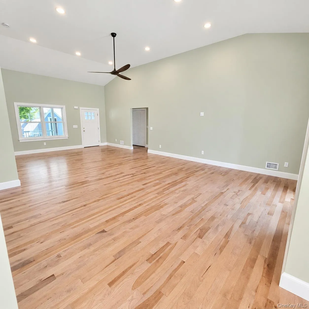 5 Lane G, Huntington, NY, 3 Bedrooms Bedrooms, 9 Rooms Rooms,2 BathroomsBathrooms,Residential,For Rent,Lane G,0,1051108 5 Lane G, Huntington, NY, 3 Bedrooms Bedrooms, 9 Rooms Rooms,2 BathroomsBathrooms,Residential,For Rent,Lane G,0,1051108