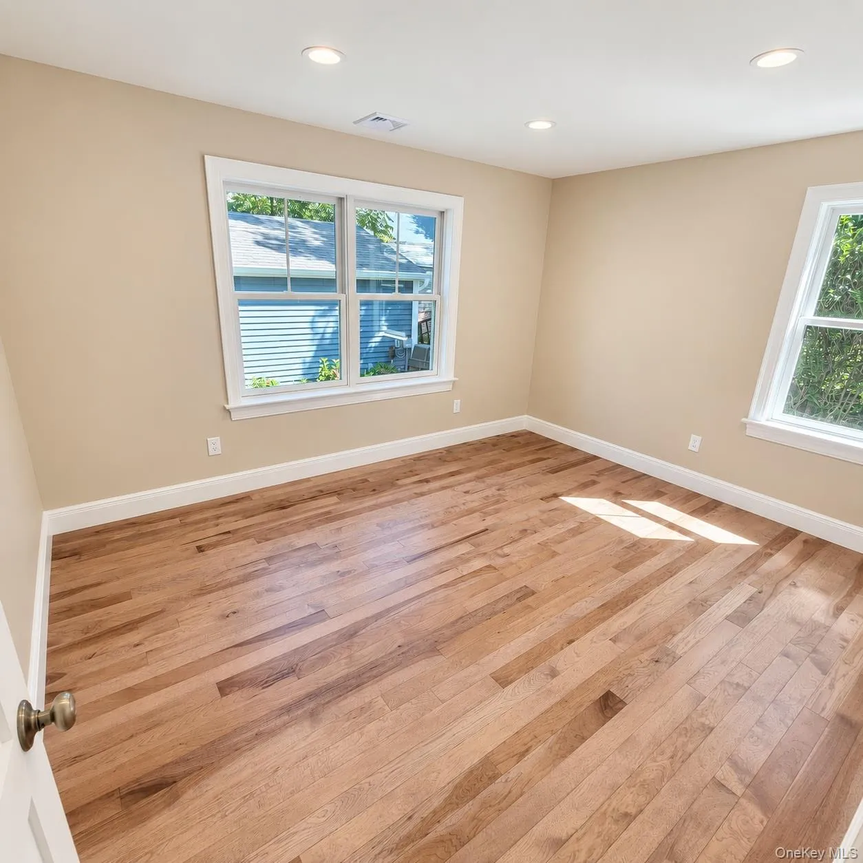 5 Lane G, Huntington, NY, 3 Bedrooms Bedrooms, 9 Rooms Rooms,2 BathroomsBathrooms,Residential,For Rent,Lane G,0,1051108 5 Lane G, Huntington, NY, 3 Bedrooms Bedrooms, 9 Rooms Rooms,2 BathroomsBathrooms,Residential,For Rent,Lane G,0,1051108