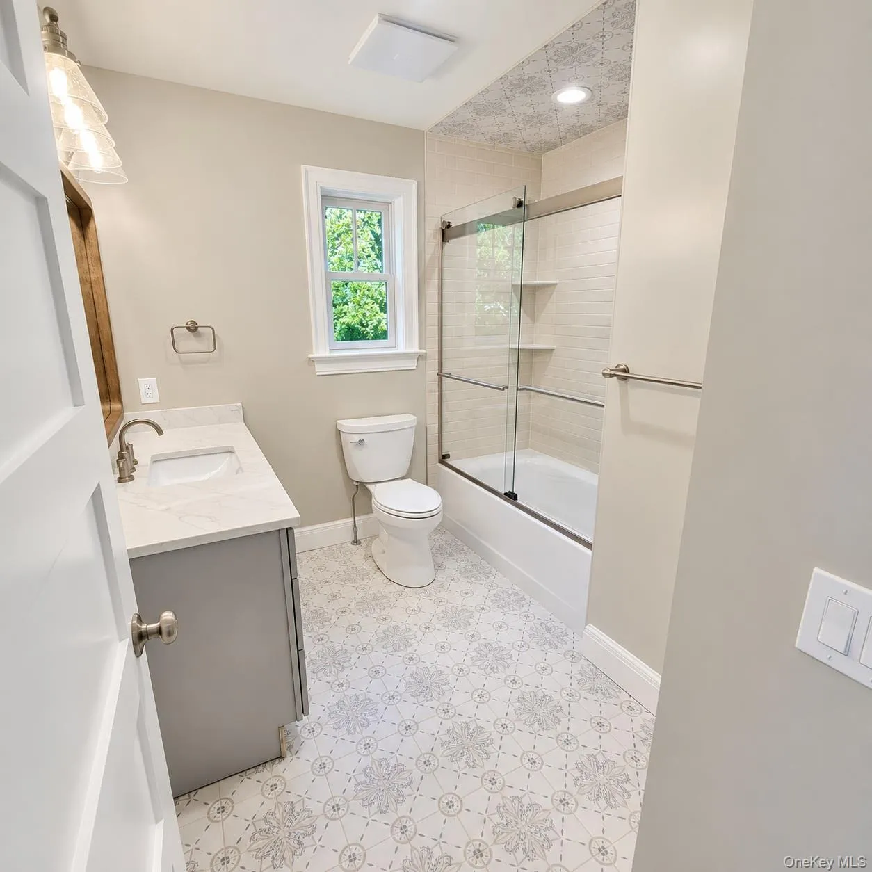 5 Lane G, Huntington, NY, 3 Bedrooms Bedrooms, 9 Rooms Rooms,2 BathroomsBathrooms,Residential,For Rent,Lane G,0,1051108 5 Lane G, Huntington, NY, 3 Bedrooms Bedrooms, 9 Rooms Rooms,2 BathroomsBathrooms,Residential,For Rent,Lane G,0,1051108