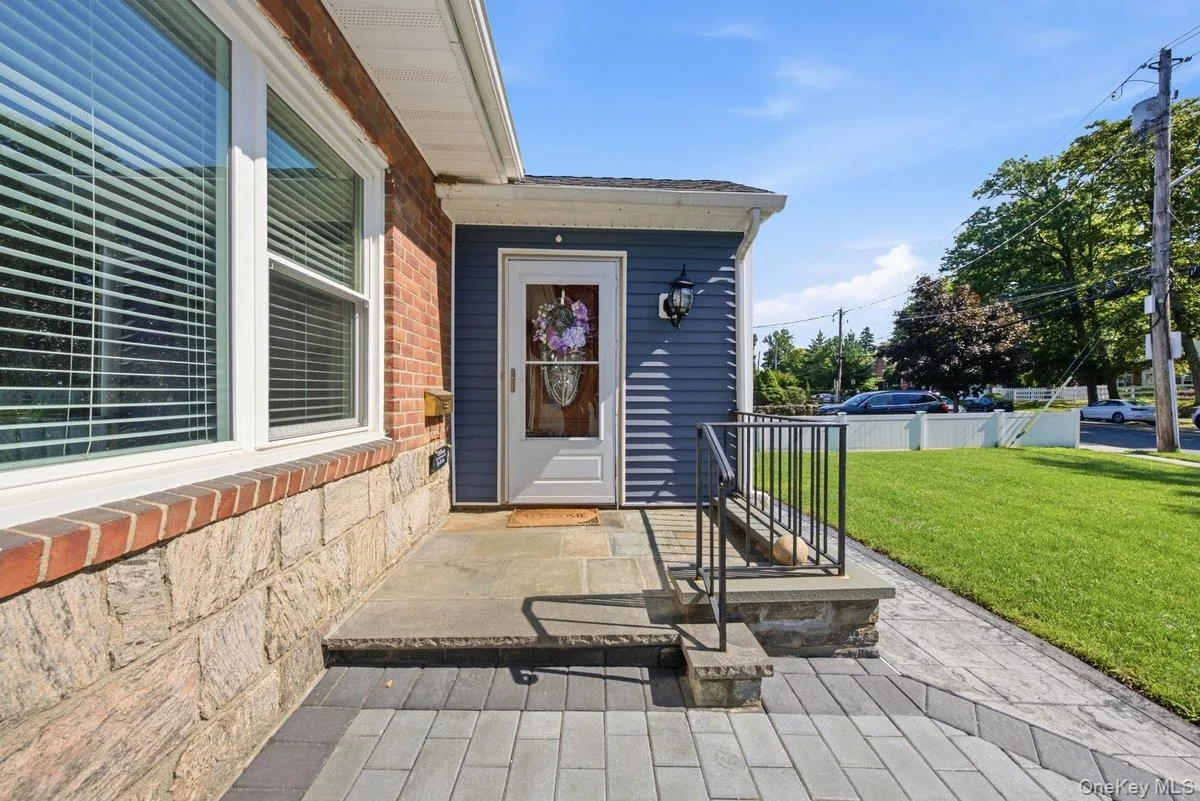 197 Saint Johns Avenue, Yonkers, NY, 3 Bedrooms Bedrooms, 10 Rooms Rooms,3 BathroomsBathrooms,Residential,For Rent,Saint Johns,0,1051116 197 Saint Johns Avenue, Yonkers, NY, 3 Bedrooms Bedrooms, 10 Rooms Rooms,3 BathroomsBathrooms,Residential,For Rent,Saint Johns,0,1051116