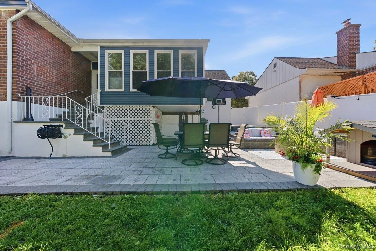 197 Saint Johns Avenue, Yonkers, NY, 3 Bedrooms Bedrooms, 10 Rooms Rooms,3 BathroomsBathrooms,Residential,For Rent,Saint Johns,0,1051116 197 Saint Johns Avenue, Yonkers, NY, 3 Bedrooms Bedrooms, 10 Rooms Rooms,3 BathroomsBathrooms,Residential,For Rent,Saint Johns,0,1051116