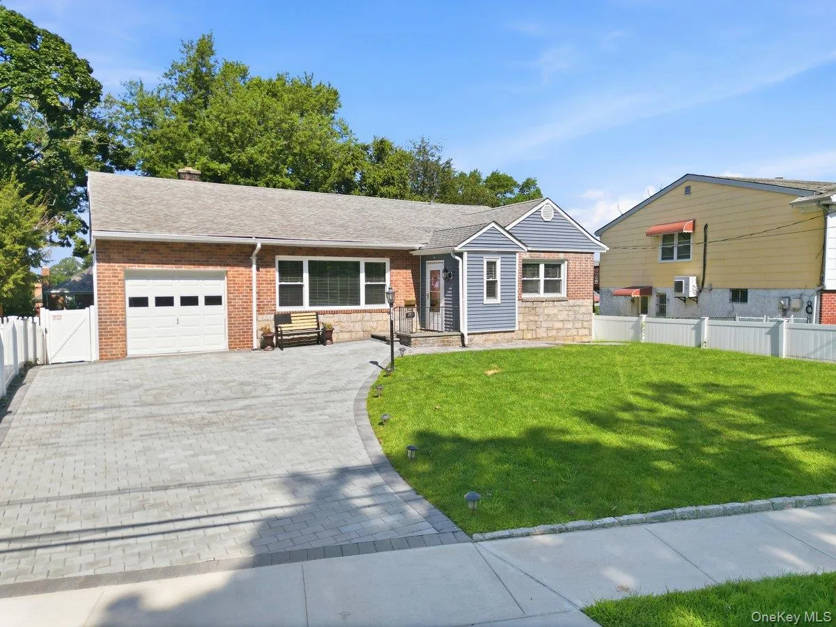 197 Saint Johns Avenue, Yonkers, NY, 3 Bedrooms Bedrooms, 10 Rooms Rooms,3 BathroomsBathrooms,Residential,For Rent,Saint Johns,0,1051116 197 Saint Johns Avenue, Yonkers, NY, 3 Bedrooms Bedrooms, 10 Rooms Rooms,3 BathroomsBathrooms,Residential,For Rent,Saint Johns,0,1051116