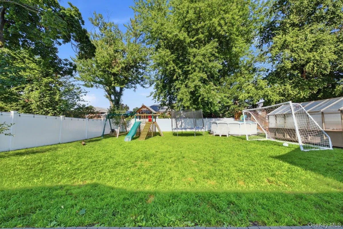 197 Saint Johns Avenue, Yonkers, NY, 3 Bedrooms Bedrooms, 10 Rooms Rooms,3 BathroomsBathrooms,Residential,For Rent,Saint Johns,0,1051116 197 Saint Johns Avenue, Yonkers, NY, 3 Bedrooms Bedrooms, 10 Rooms Rooms,3 BathroomsBathrooms,Residential,For Rent,Saint Johns,0,1051116