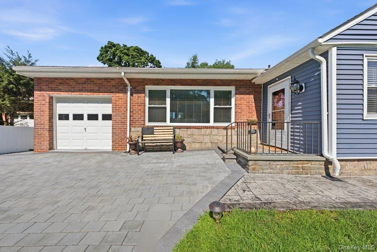 197 Saint Johns Avenue, Yonkers, NY, 3 Bedrooms Bedrooms, 10 Rooms Rooms,3 BathroomsBathrooms,Residential,For Rent,Saint Johns,0,1051116 197 Saint Johns Avenue, Yonkers, NY, 3 Bedrooms Bedrooms, 10 Rooms Rooms,3 BathroomsBathrooms,Residential,For Rent,Saint Johns,0,1051116