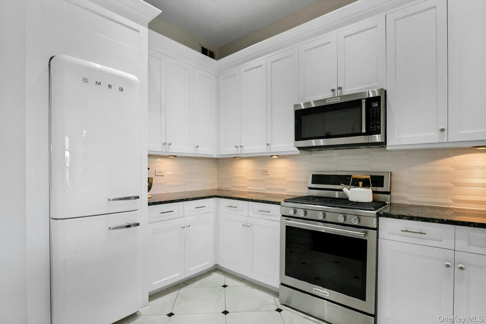 Lovely space for preparing delicious meals Lovely space for preparing delicious meals