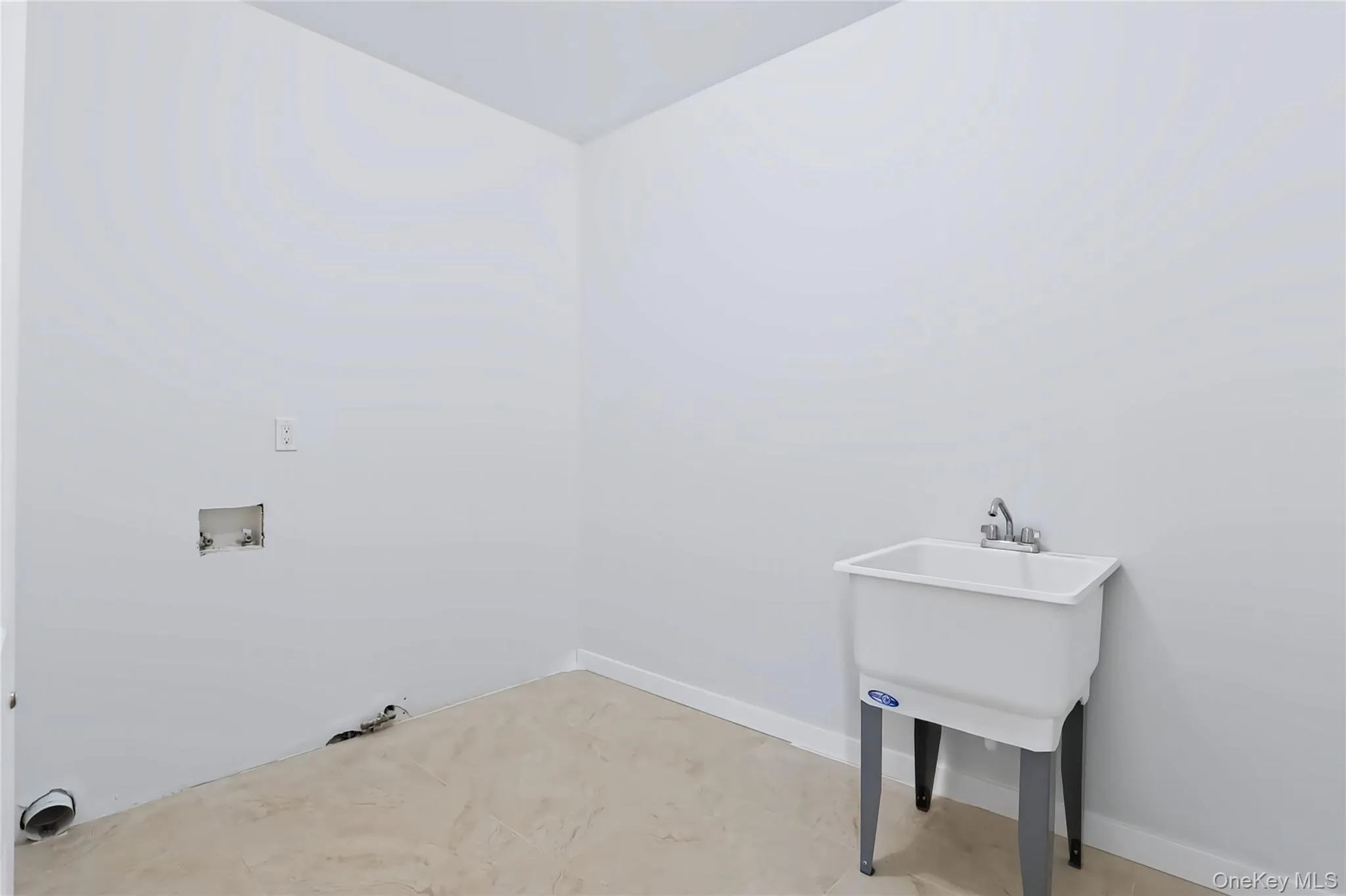 16 Phyllis Terrace, Ramapo, NY, 5 Bedrooms Bedrooms, 9 Rooms Rooms,3 BathroomsBathrooms,Residential,For Rent,Phyllis,0,1051120 16 Phyllis Terrace, Ramapo, NY, 5 Bedrooms Bedrooms, 9 Rooms Rooms,3 BathroomsBathrooms,Residential,For Rent,Phyllis,0,1051120