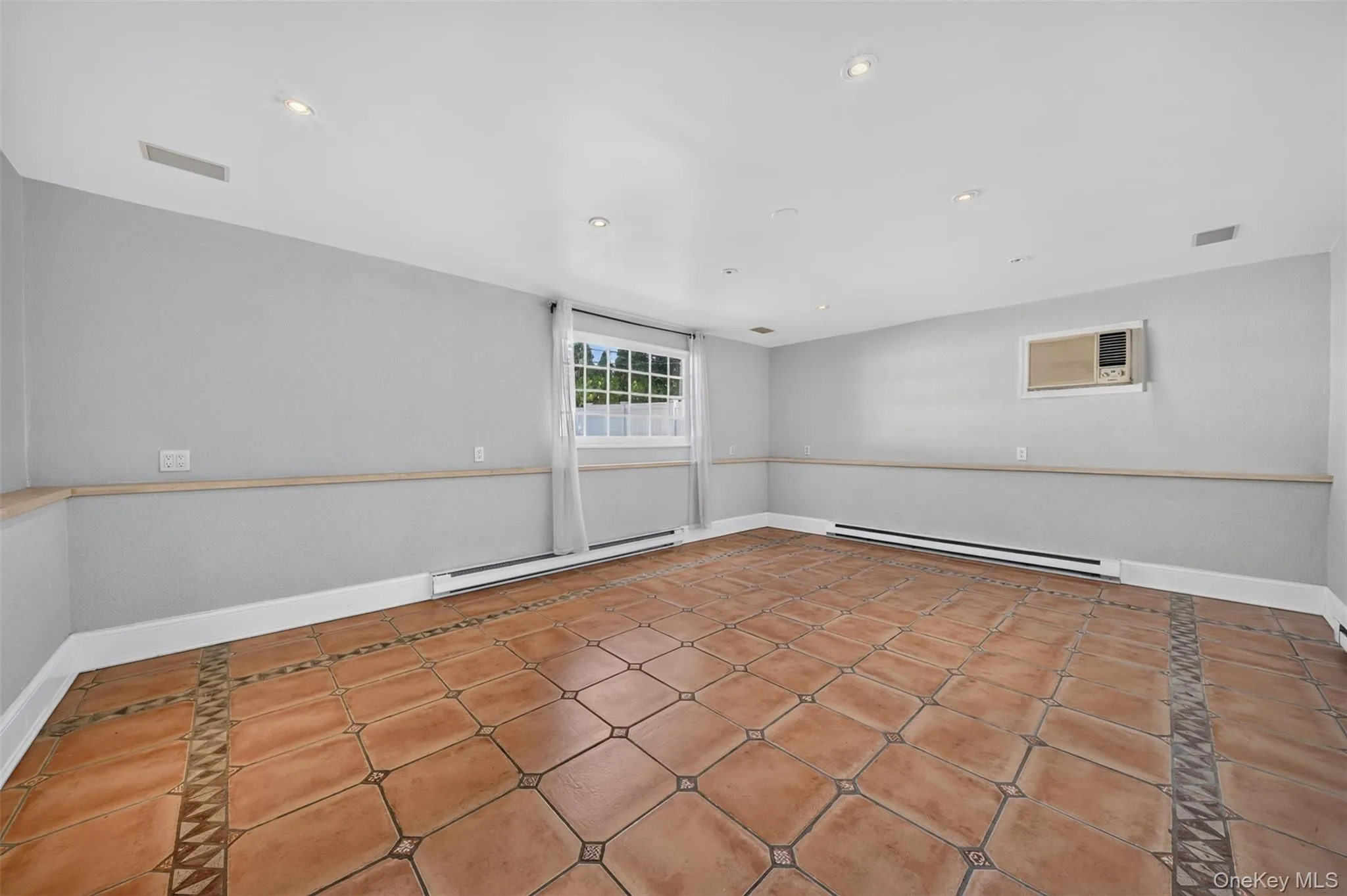 11 Lincrest Street, Oyster Bay, NY, 5 Bedrooms Bedrooms, 8 Rooms Rooms,3 BathroomsBathrooms,Residential,For Rent,Lincrest,0,1051121 11 Lincrest Street, Oyster Bay, NY, 5 Bedrooms Bedrooms, 8 Rooms Rooms,3 BathroomsBathrooms,Residential,For Rent,Lincrest,0,1051121