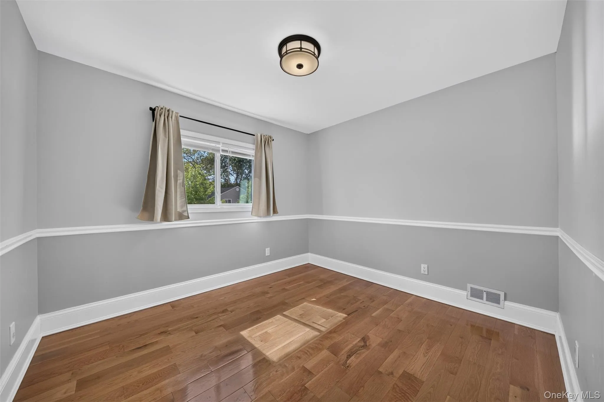 11 Lincrest Street, Oyster Bay, NY, 5 Bedrooms Bedrooms, 8 Rooms Rooms,3 BathroomsBathrooms,Residential,For Rent,Lincrest,0,1051121 11 Lincrest Street, Oyster Bay, NY, 5 Bedrooms Bedrooms, 8 Rooms Rooms,3 BathroomsBathrooms,Residential,For Rent,Lincrest,0,1051121