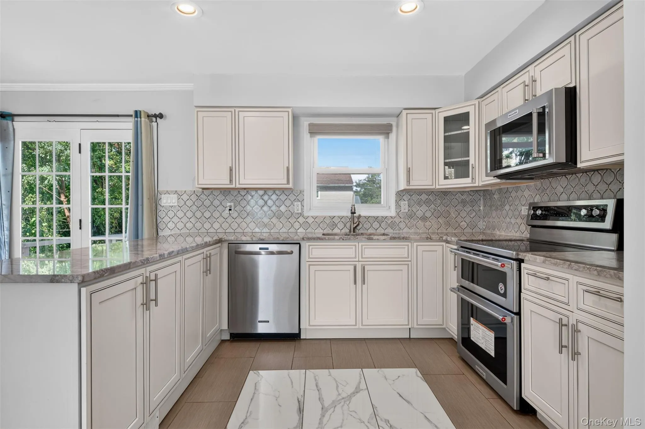 11 Lincrest Street, Oyster Bay, NY, 5 Bedrooms Bedrooms, 8 Rooms Rooms,3 BathroomsBathrooms,Residential,For Rent,Lincrest,0,1051121 11 Lincrest Street, Oyster Bay, NY, 5 Bedrooms Bedrooms, 8 Rooms Rooms,3 BathroomsBathrooms,Residential,For Rent,Lincrest,0,1051121