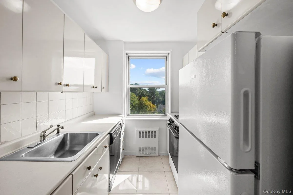 6300 Riverdale Avenue, New York, NY, 1 Bedroom Bedrooms, 3 Rooms Rooms,1 BathroomBathrooms,Residential,For Rent,Riverdale,0,1051123 6300 Riverdale Avenue, New York, NY, 1 Bedroom Bedrooms, 3 Rooms Rooms,1 BathroomBathrooms,Residential,For Rent,Riverdale,0,1051123