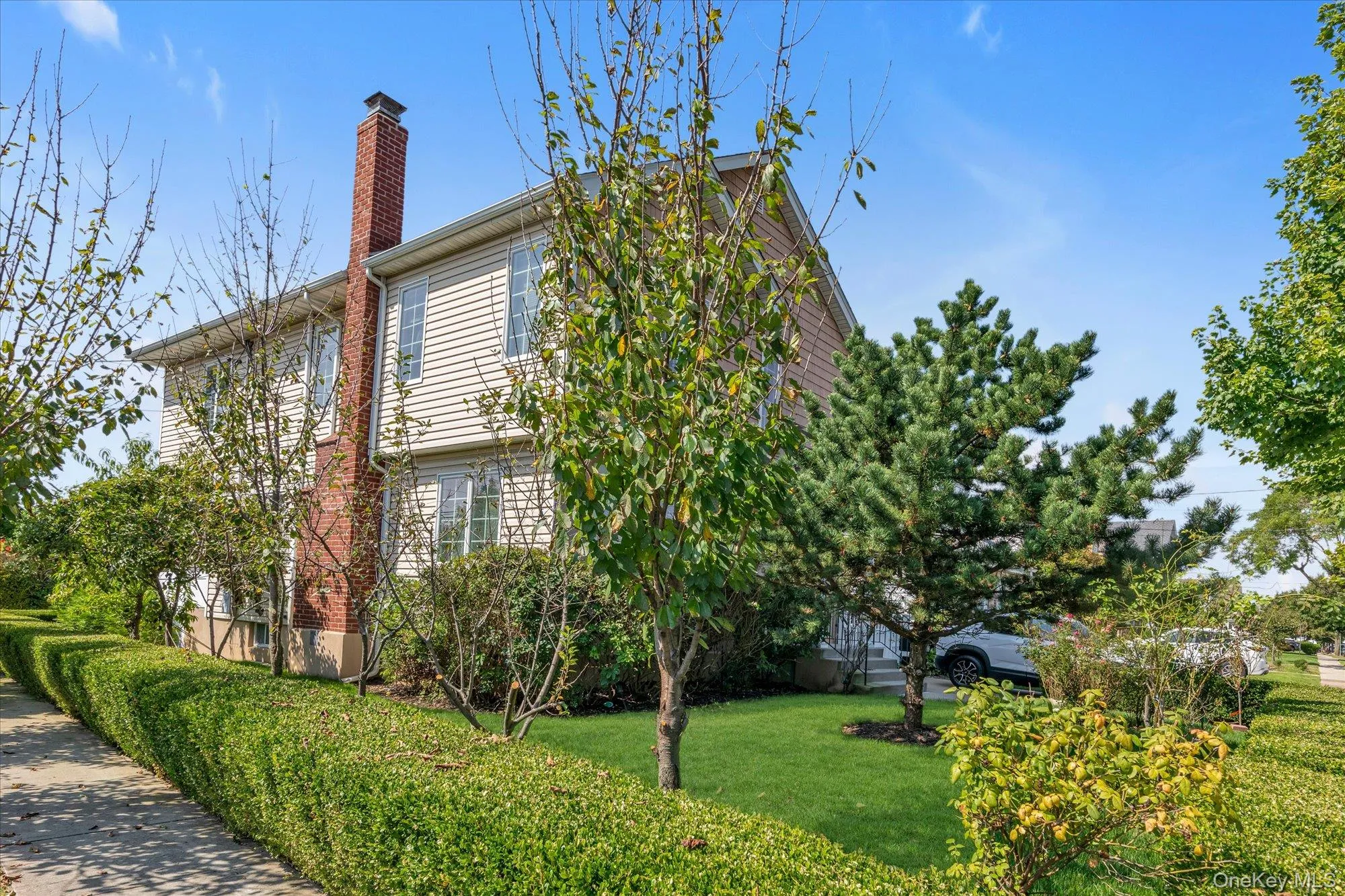199 Royal Avenue, North Hempstead, NY, 4 Bedrooms Bedrooms, 7 Rooms Rooms,3 BathroomsBathrooms,Residential,For Rent,Royal,0,1051130 199 Royal Avenue, North Hempstead, NY, 4 Bedrooms Bedrooms, 7 Rooms Rooms,3 BathroomsBathrooms,Residential,For Rent,Royal,0,1051130
