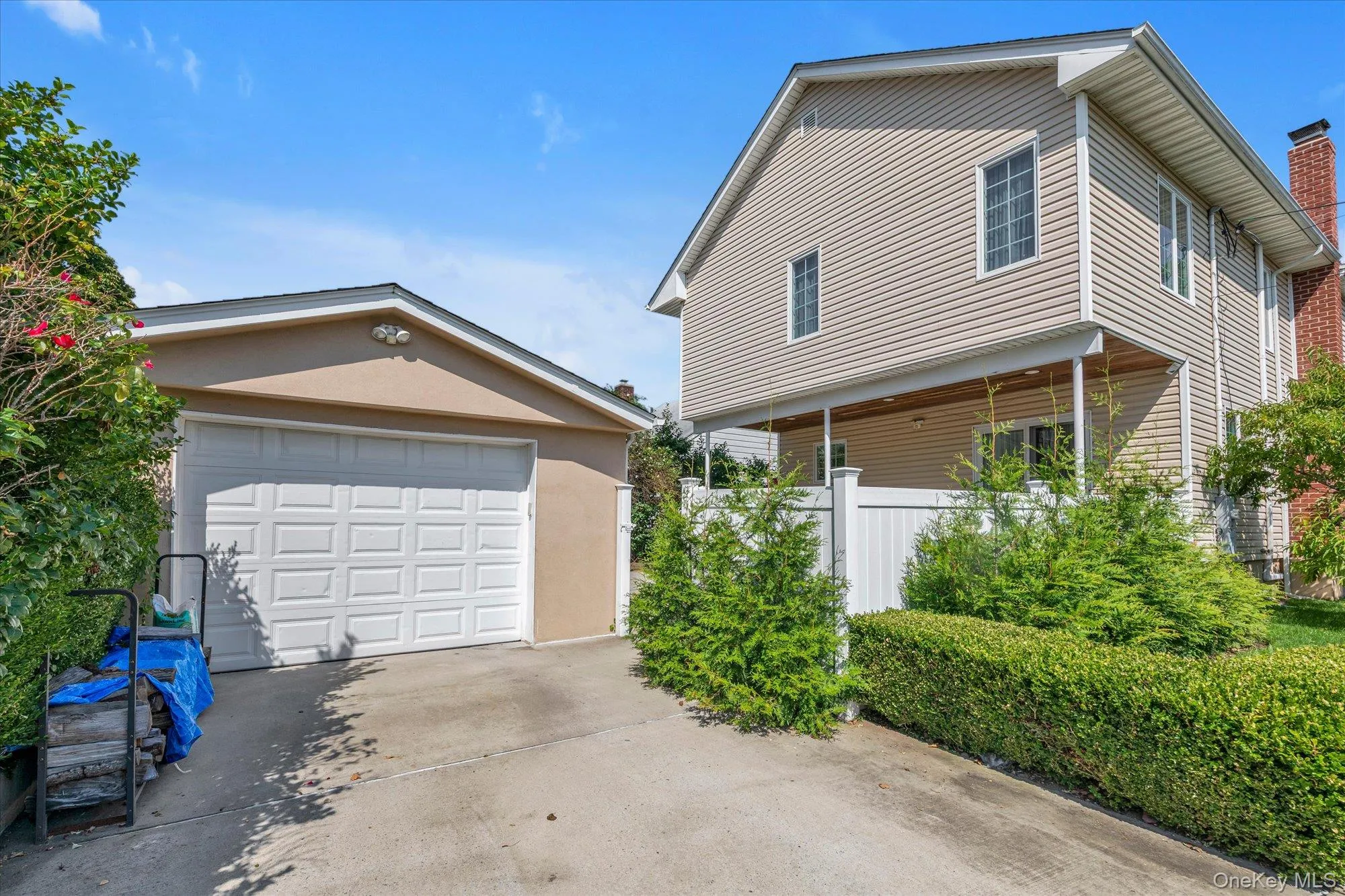 199 Royal Avenue, North Hempstead, NY, 4 Bedrooms Bedrooms, 7 Rooms Rooms,3 BathroomsBathrooms,Residential,For Rent,Royal,0,1051130 199 Royal Avenue, North Hempstead, NY, 4 Bedrooms Bedrooms, 7 Rooms Rooms,3 BathroomsBathrooms,Residential,For Rent,Royal,0,1051130