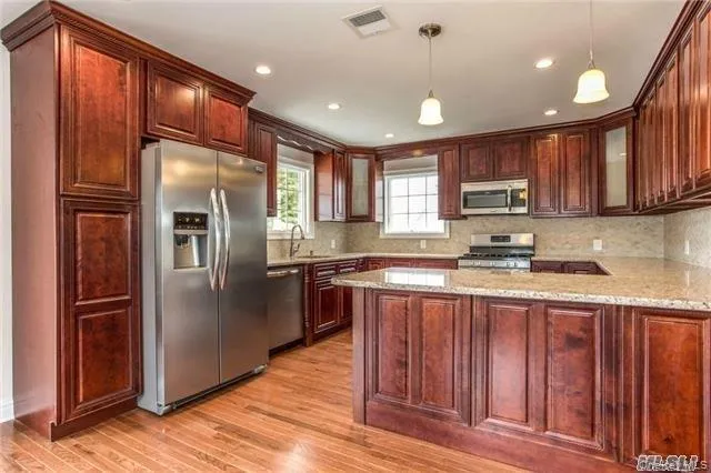 199 Royal Avenue, North Hempstead, NY, 4 Bedrooms Bedrooms, 7 Rooms Rooms,3 BathroomsBathrooms,Residential,For Rent,Royal,0,1051130 199 Royal Avenue, North Hempstead, NY, 4 Bedrooms Bedrooms, 7 Rooms Rooms,3 BathroomsBathrooms,Residential,For Rent,Royal,0,1051130