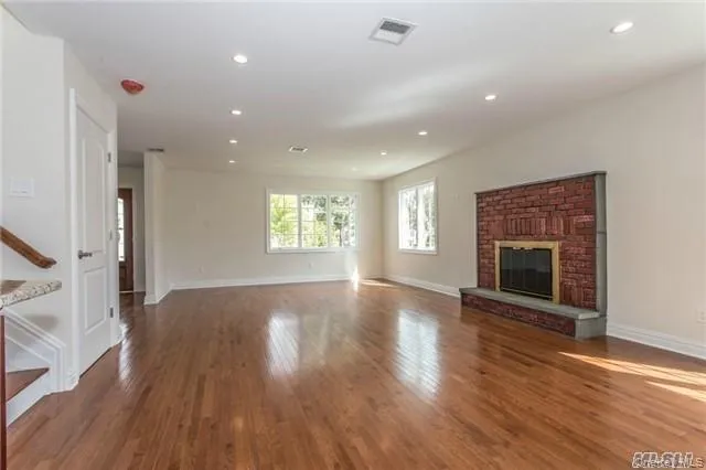 199 Royal Avenue, North Hempstead, NY, 4 Bedrooms Bedrooms, 7 Rooms Rooms,3 BathroomsBathrooms,Residential,For Rent,Royal,0,1051130 199 Royal Avenue, North Hempstead, NY, 4 Bedrooms Bedrooms, 7 Rooms Rooms,3 BathroomsBathrooms,Residential,For Rent,Royal,0,1051130