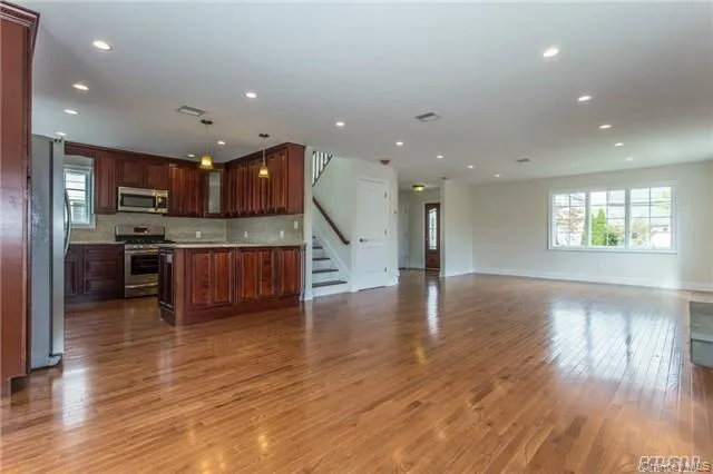 199 Royal Avenue, North Hempstead, NY, 4 Bedrooms Bedrooms, 7 Rooms Rooms,3 BathroomsBathrooms,Residential,For Rent,Royal,0,1051130 199 Royal Avenue, North Hempstead, NY, 4 Bedrooms Bedrooms, 7 Rooms Rooms,3 BathroomsBathrooms,Residential,For Rent,Royal,0,1051130