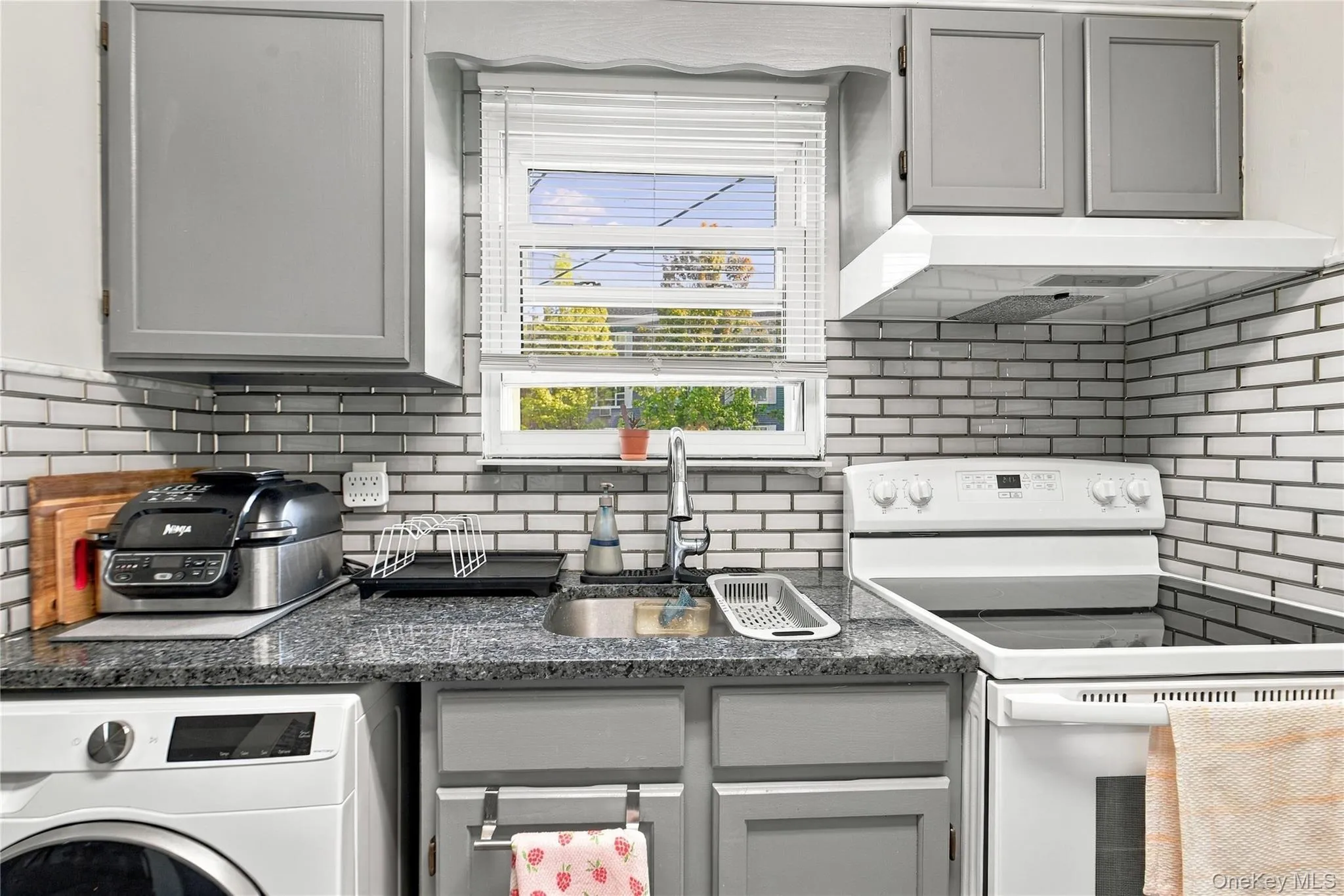 1548 Route 9, Wappinger, NY, 1 Bedroom Bedrooms, 3 Rooms Rooms,1 BathroomBathrooms,Residential,For Rent,Route 9,0,1051137 1548 Route 9, Wappinger, NY, 1 Bedroom Bedrooms, 3 Rooms Rooms,1 BathroomBathrooms,Residential,For Rent,Route 9,0,1051137