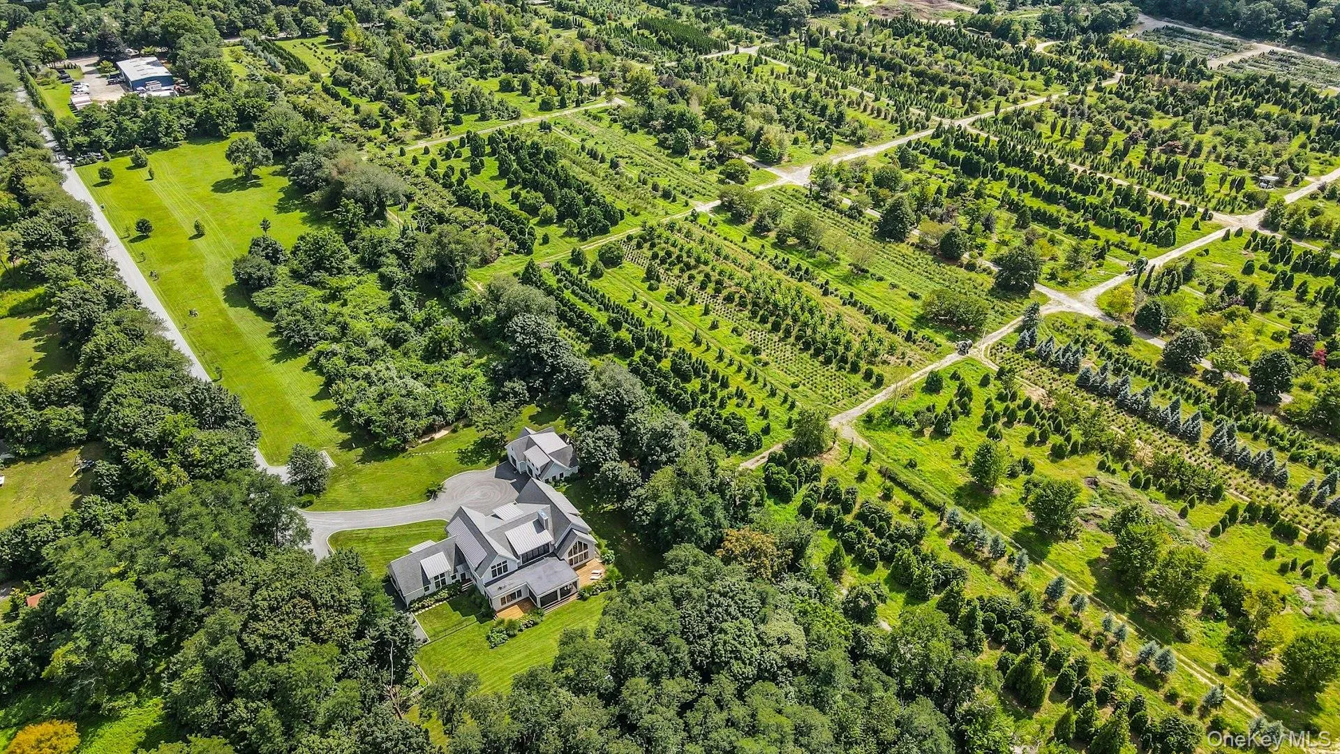 712 Hubbard Avenue, Riverhead, NY, 4 Bedrooms Bedrooms, 10 Rooms Rooms,4 BathroomsBathrooms,Residential,For Rent,Hubbard,0,1051138 712 Hubbard Avenue, Riverhead, NY, 4 Bedrooms Bedrooms, 10 Rooms Rooms,4 BathroomsBathrooms,Residential,For Rent,Hubbard,0,1051138
