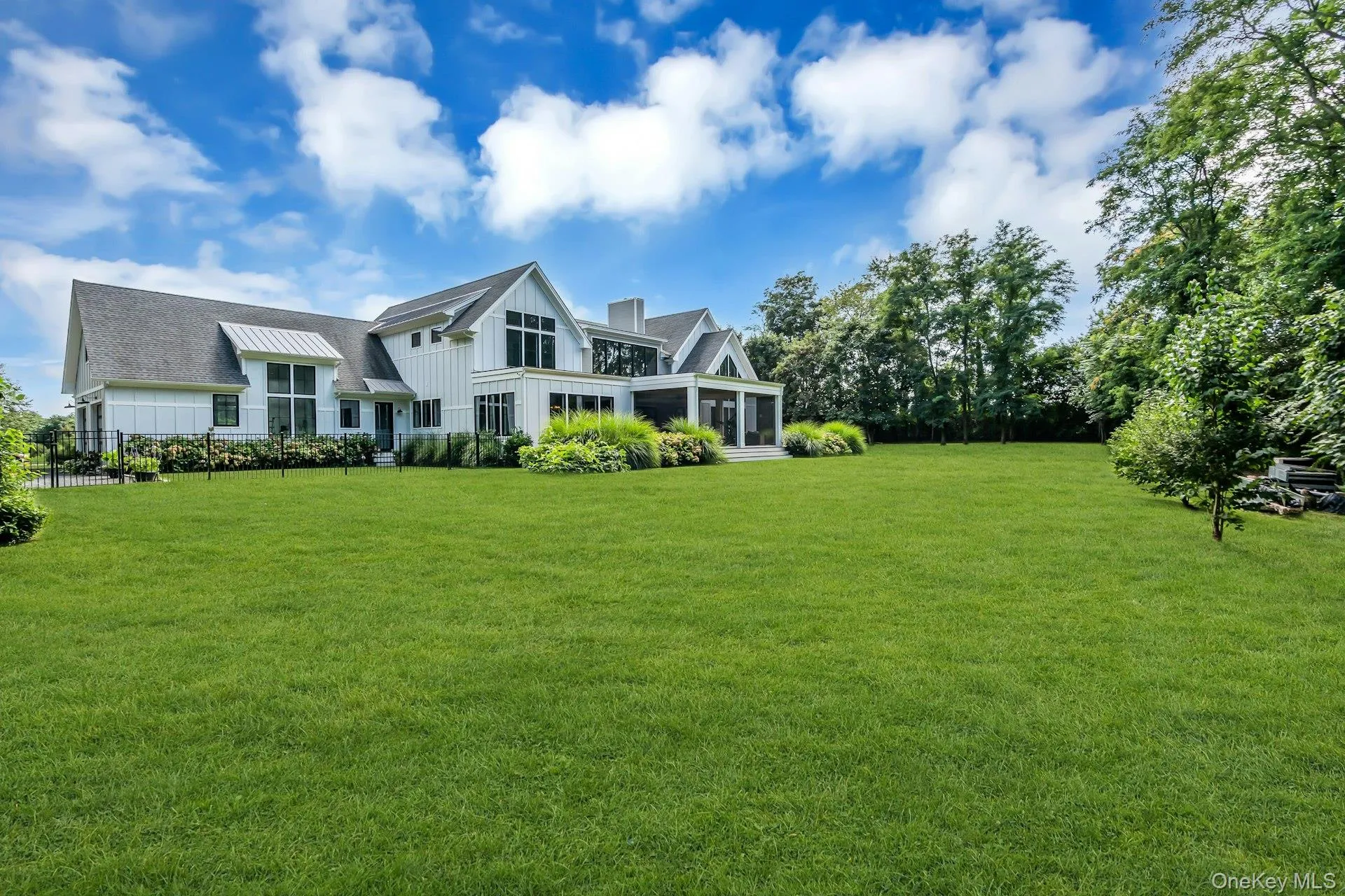 712 Hubbard Avenue, Riverhead, NY, 4 Bedrooms Bedrooms, 10 Rooms Rooms,4 BathroomsBathrooms,Residential,For Rent,Hubbard,0,1051138 712 Hubbard Avenue, Riverhead, NY, 4 Bedrooms Bedrooms, 10 Rooms Rooms,4 BathroomsBathrooms,Residential,For Rent,Hubbard,0,1051138