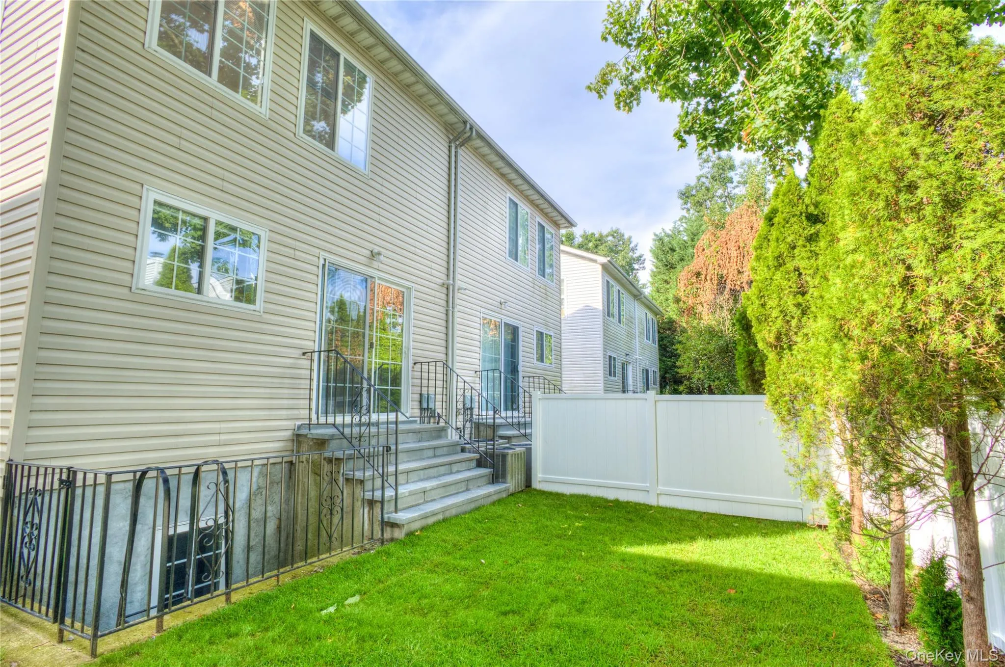 beautifully landscaped. beautifully landscaped.