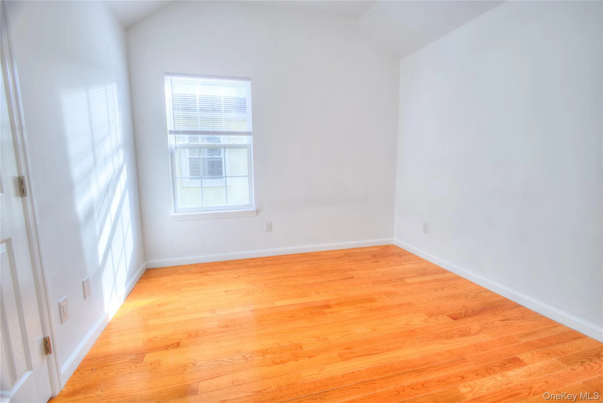15B Mohegan Avenue, North Hempstead, NY, 3 Bedrooms Bedrooms, 6 Rooms Rooms,2 BathroomsBathrooms,Residential Lease,For Rent,Mohegan,0,1051139 15B Mohegan Avenue, North Hempstead, NY, 3 Bedrooms Bedrooms, 6 Rooms Rooms,2 BathroomsBathrooms,Residential Lease,For Rent,Mohegan,0,1051139