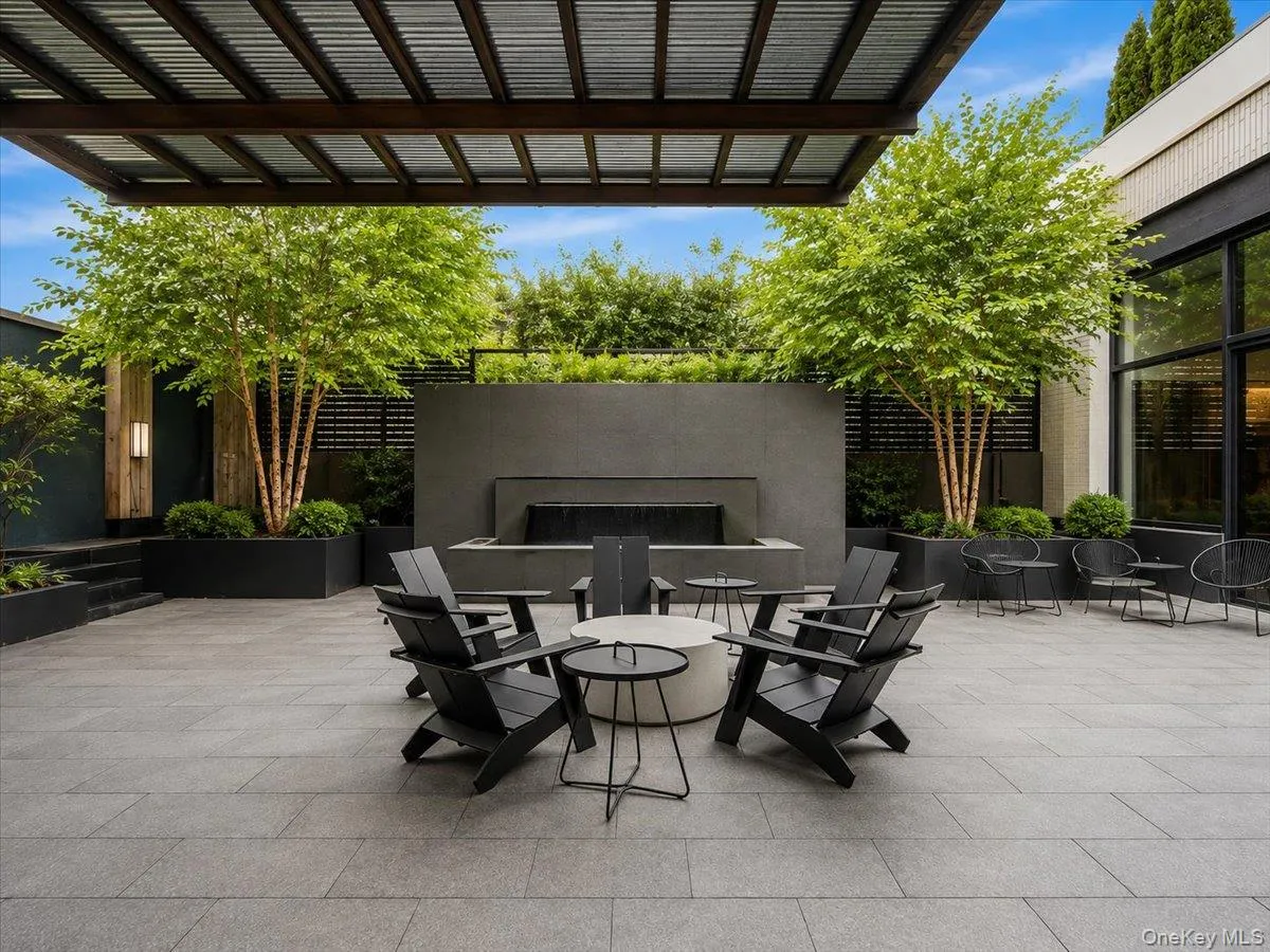 2121 31st Street, New York, NY, 3 Bedrooms Bedrooms, 6 Rooms Rooms,2 BathroomsBathrooms,Residential,For Rent,31st,0,1051141 2121 31st Street, New York, NY, 3 Bedrooms Bedrooms, 6 Rooms Rooms,2 BathroomsBathrooms,Residential,For Rent,31st,0,1051141
