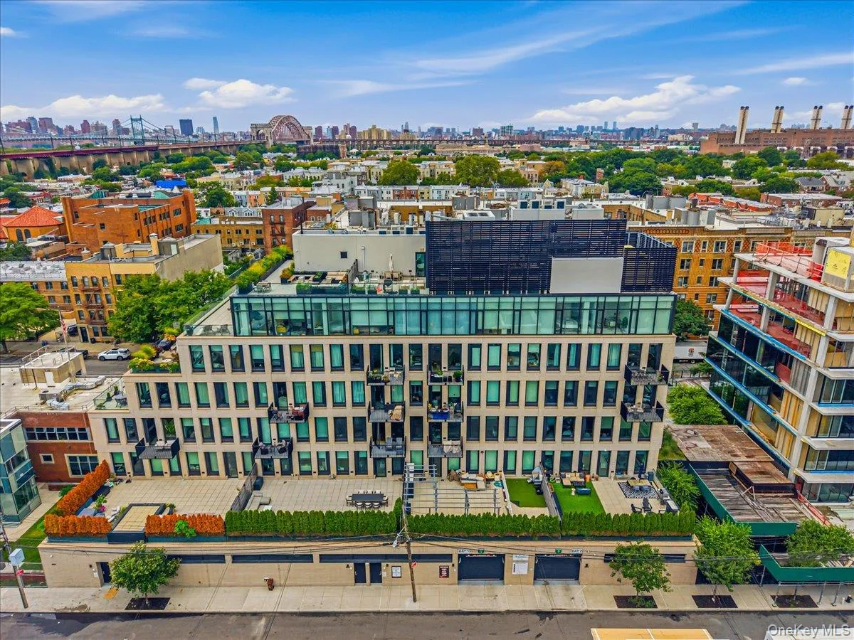 2121 31st Street, New York, NY, 3 Bedrooms Bedrooms, 6 Rooms Rooms,2 BathroomsBathrooms,Residential,For Rent,31st,0,1051141 2121 31st Street, New York, NY, 3 Bedrooms Bedrooms, 6 Rooms Rooms,2 BathroomsBathrooms,Residential,For Rent,31st,0,1051141