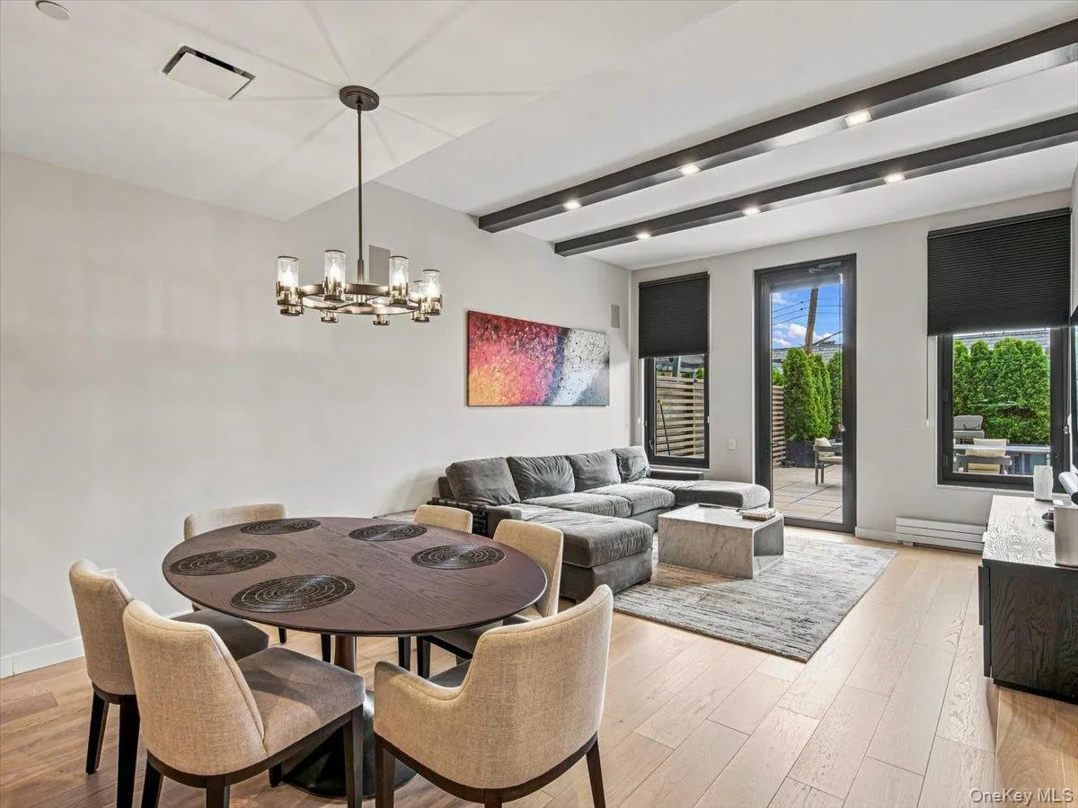 2121 31st Street, New York, NY, 3 Bedrooms Bedrooms, 6 Rooms Rooms,2 BathroomsBathrooms,Residential,For Rent,31st,0,1051141 2121 31st Street, New York, NY, 3 Bedrooms Bedrooms, 6 Rooms Rooms,2 BathroomsBathrooms,Residential,For Rent,31st,0,1051141