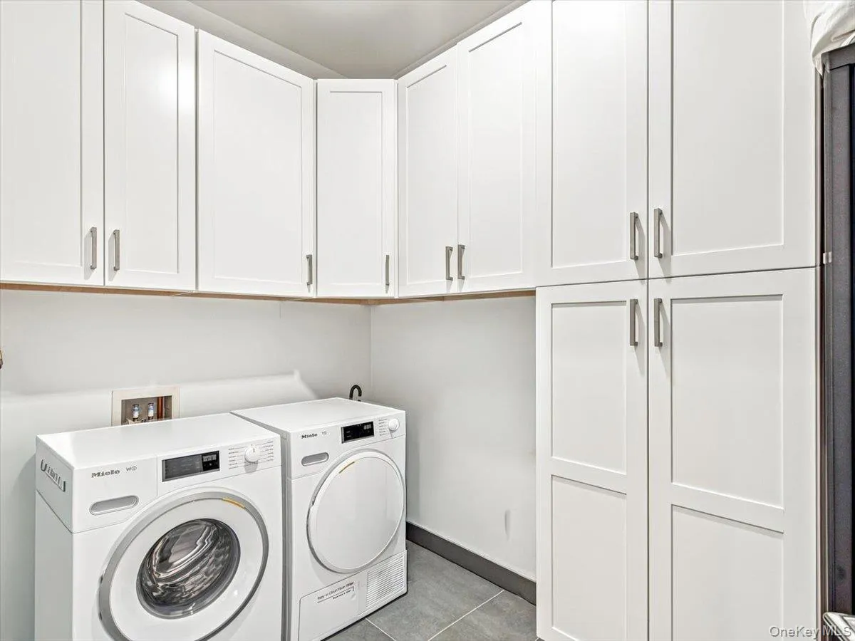 2121 31st Street, New York, NY, 3 Bedrooms Bedrooms, 6 Rooms Rooms,2 BathroomsBathrooms,Residential,For Rent,31st,0,1051141 2121 31st Street, New York, NY, 3 Bedrooms Bedrooms, 6 Rooms Rooms,2 BathroomsBathrooms,Residential,For Rent,31st,0,1051141