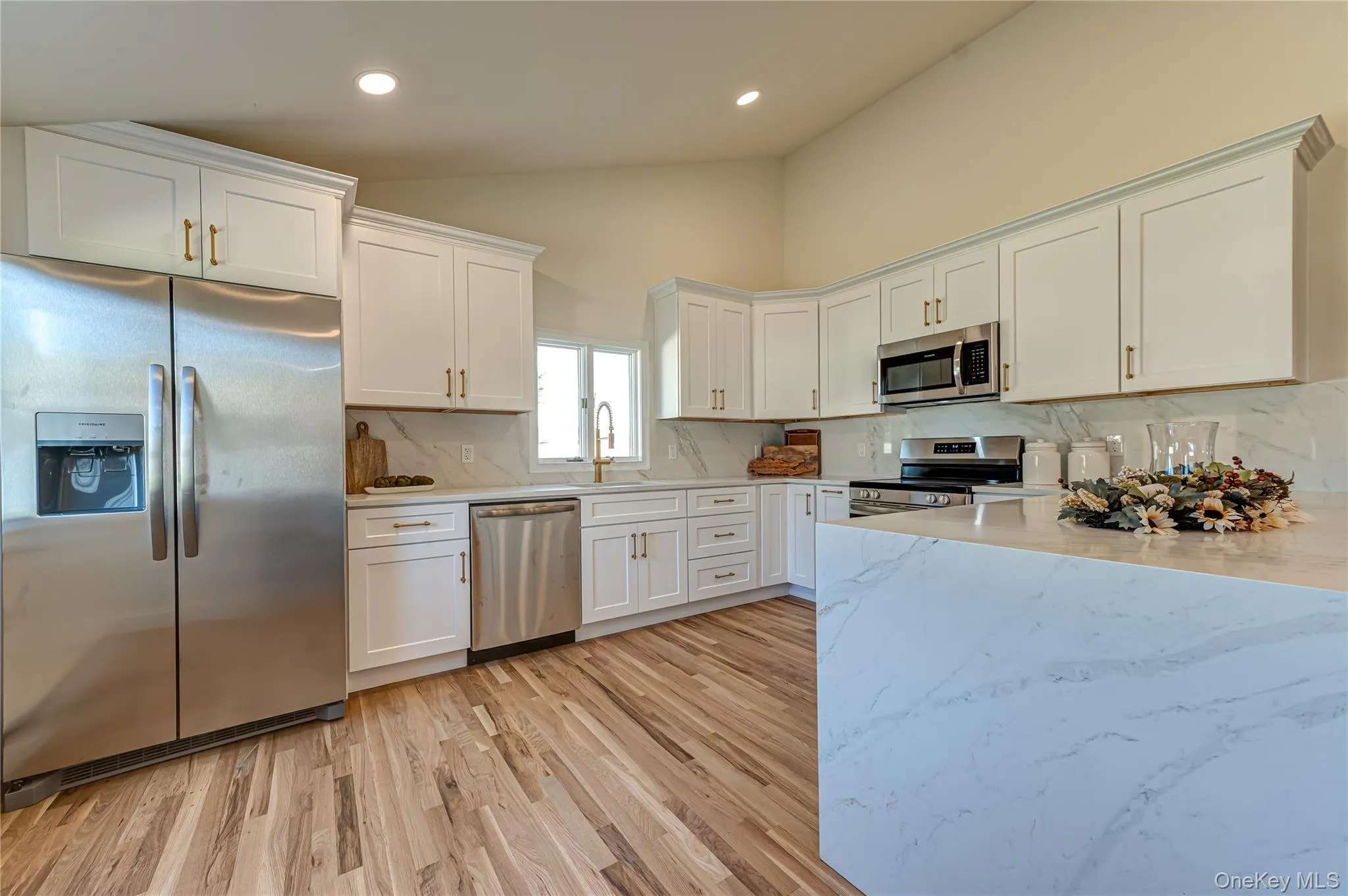 6 Evy Court, Islip, NY, 3 Bedrooms Bedrooms, 7 Rooms Rooms,3 BathroomsBathrooms,Residential,For Rent,Evy,0,1051145 6 Evy Court, Islip, NY, 3 Bedrooms Bedrooms, 7 Rooms Rooms,3 BathroomsBathrooms,Residential,For Rent,Evy,0,1051145