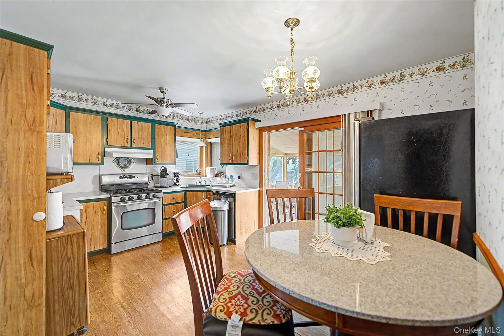 6128 62nd Street, New York, NY, 3 Bedrooms Bedrooms, 7 Rooms Rooms,2 BathroomsBathrooms,Residential,For Rent,62nd,0,1051148 6128 62nd Street, New York, NY, 3 Bedrooms Bedrooms, 7 Rooms Rooms,2 BathroomsBathrooms,Residential,For Rent,62nd,0,1051148