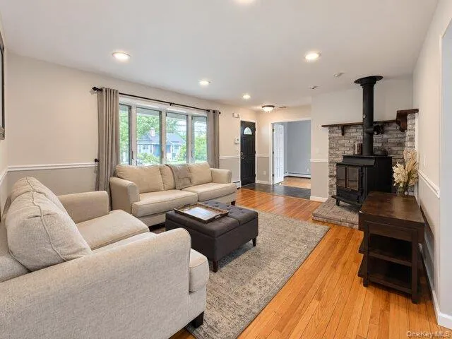 1026 Washington Avenue, Islip, NY, 3 Bedrooms Bedrooms, 8 Rooms Rooms,2 BathroomsBathrooms,Residential,For Rent,Washington,0,1051151 1026 Washington Avenue, Islip, NY, 3 Bedrooms Bedrooms, 8 Rooms Rooms,2 BathroomsBathrooms,Residential,For Rent,Washington,0,1051151