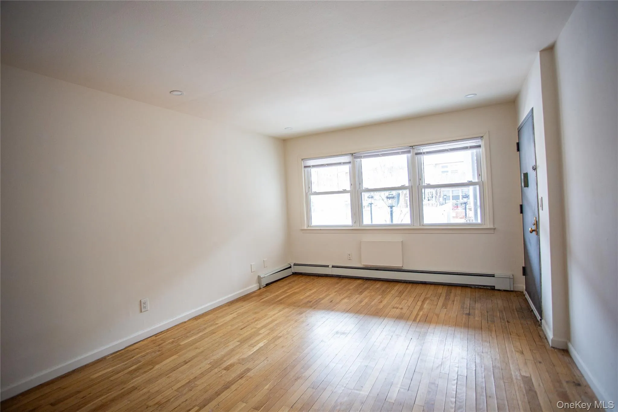 765 Shore Road, Long Beach, NY, 1 Bedroom Bedrooms, 4 Rooms Rooms,1 BathroomBathrooms,Residential Lease,For Rent,Shore,0,1051154 765 Shore Road, Long Beach, NY, 1 Bedroom Bedrooms, 4 Rooms Rooms,1 BathroomBathrooms,Residential Lease,For Rent,Shore,0,1051154