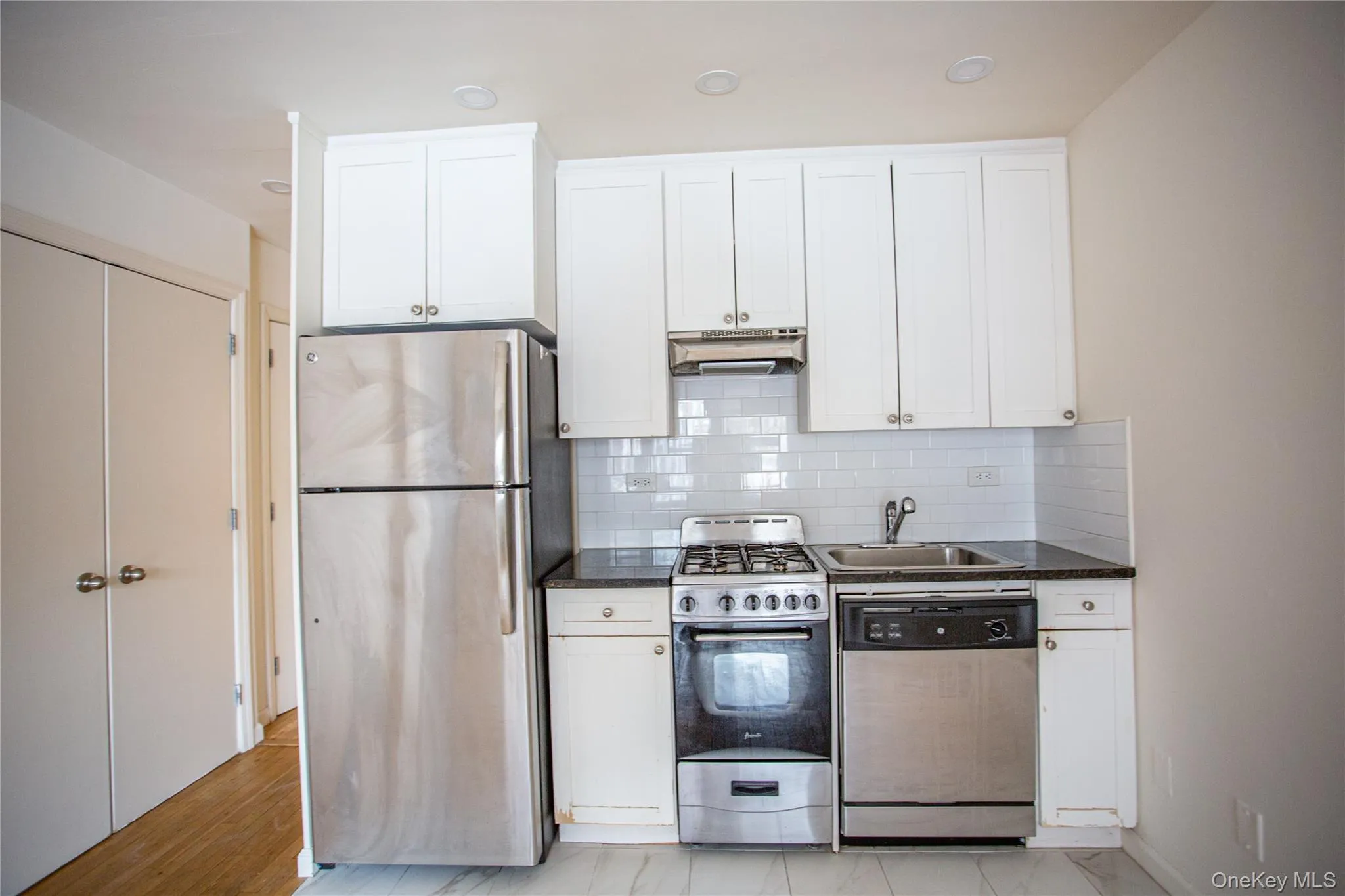 765 Shore Road, Long Beach, NY, 1 Bedroom Bedrooms, 4 Rooms Rooms,1 BathroomBathrooms,Residential Lease,For Rent,Shore,0,1051154 765 Shore Road, Long Beach, NY, 1 Bedroom Bedrooms, 4 Rooms Rooms,1 BathroomBathrooms,Residential Lease,For Rent,Shore,0,1051154